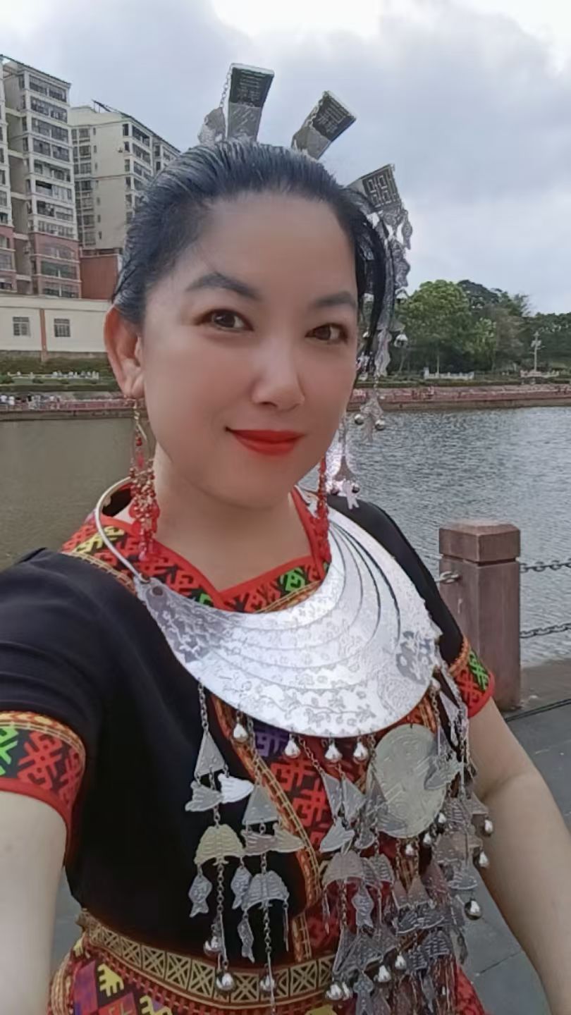 孙琴 (二级歌手) 