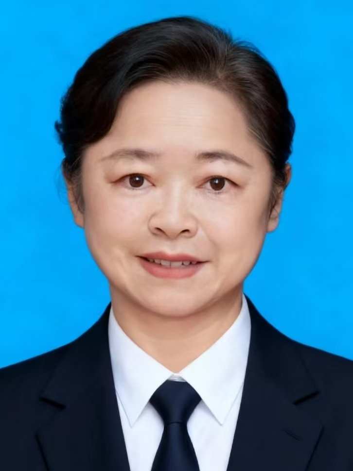 钟远芳（一级演员·歌手） 